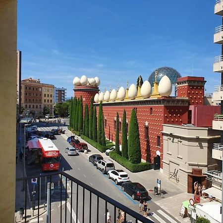 Apartamentos Enfrente Del Museo Dali Figueres  Luaran gambar