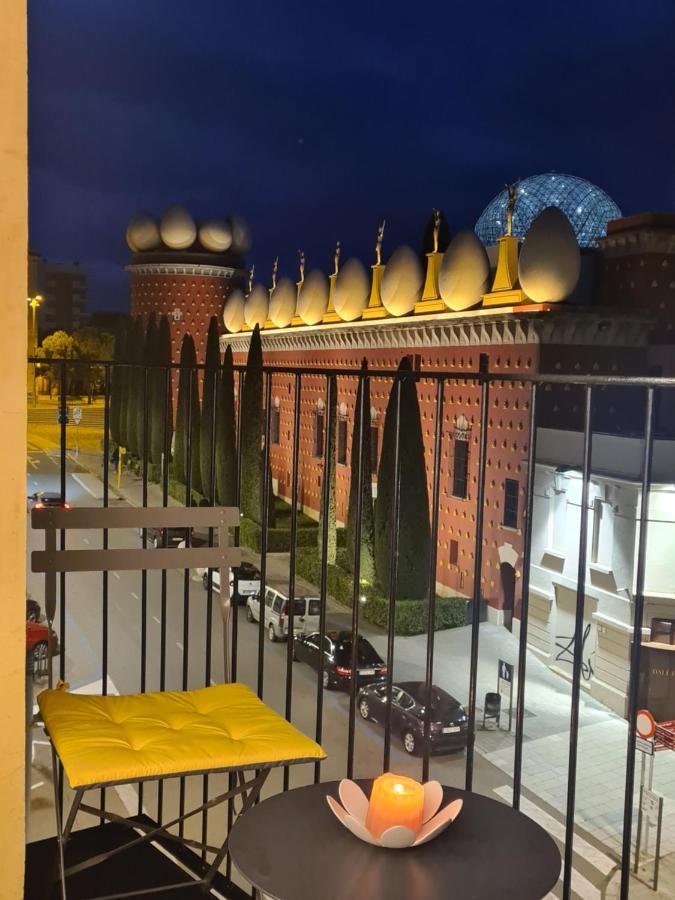 Apartamentos Enfrente Del Museo Dali Figueres  Luaran gambar