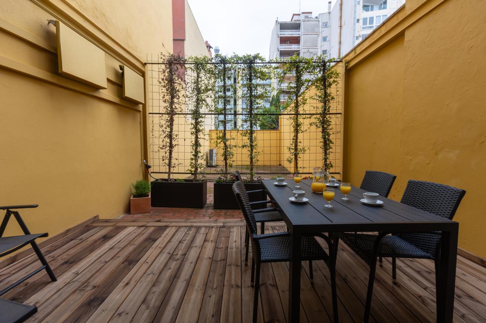 Apartamentos Enfrente Del Museo Dali Figueres  Bilik gambar