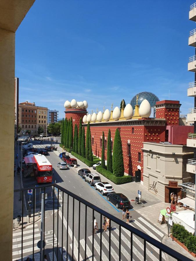Apartamentos Enfrente Del Museo Dali Figueres  Luaran gambar
